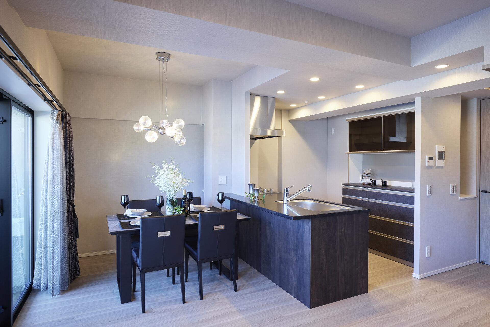 実際のお部屋の細かな細部や生活動線、各種仕様を確認できます。